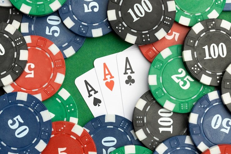 Antarmuka aplikasi mobile luxury333 menampilkan permainan slot Aviator dan navigasi menu utama