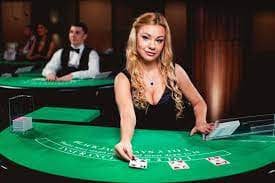 Permainan slot populer di platform luxury333 termasuk Aviator dan Sweet Bonanza